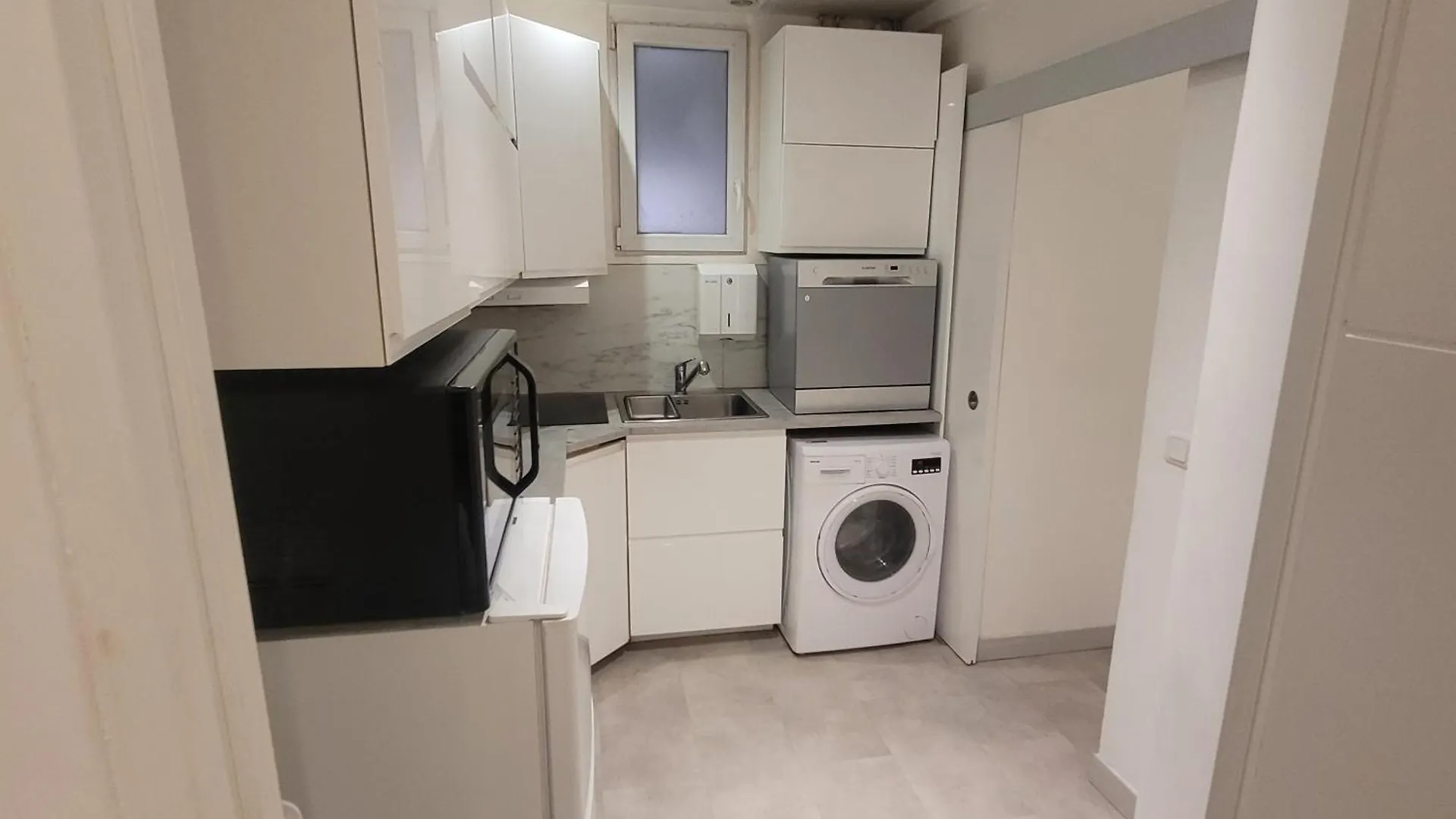 Lejlighed Bel Appartement Champs Elysees Avec 2 Chambres Paris