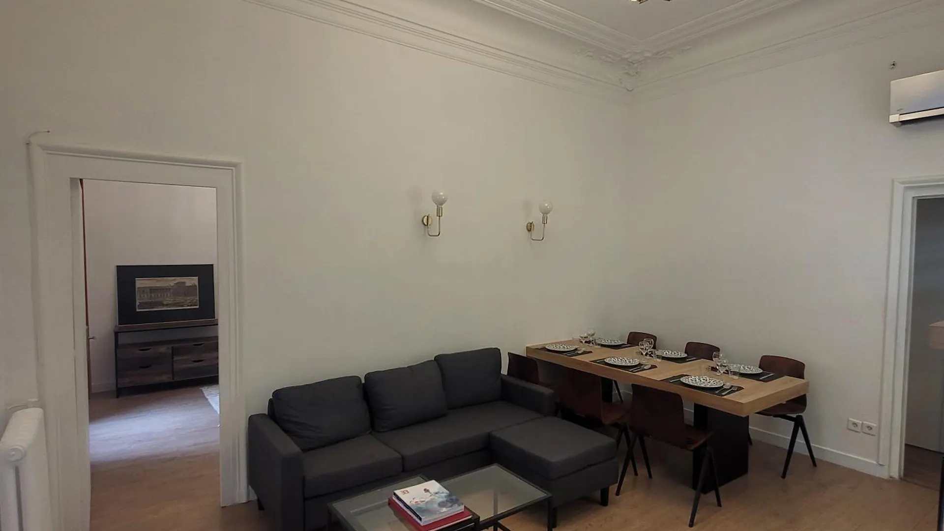 Bel Appartement Champs Elysees Avec 2 Chambres Paris