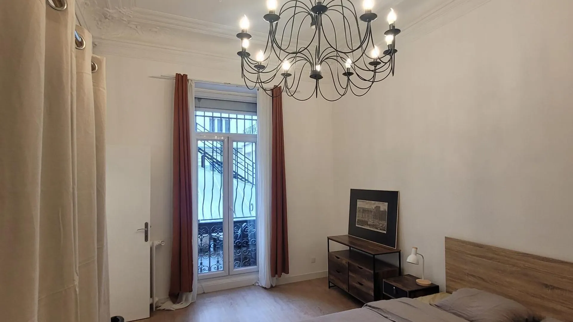Bel Appartement Champs Elysees Avec 2 Chambres Paris Lejlighed